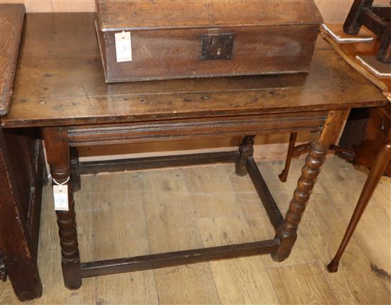 An 18th century rectangular oak centre table L.91cm